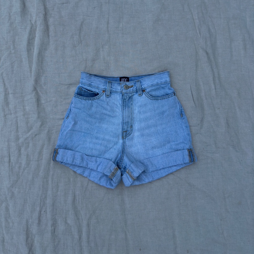 Urban Outfitters BDG Light Wash Denim Jean High Rise Short Shorts Size 24 - Picture 6 of 13